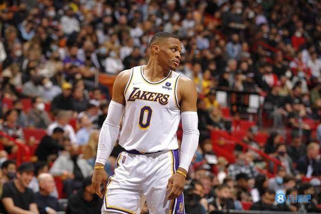 历史三双王或打替补 湖人已考虑今夏送走韦少